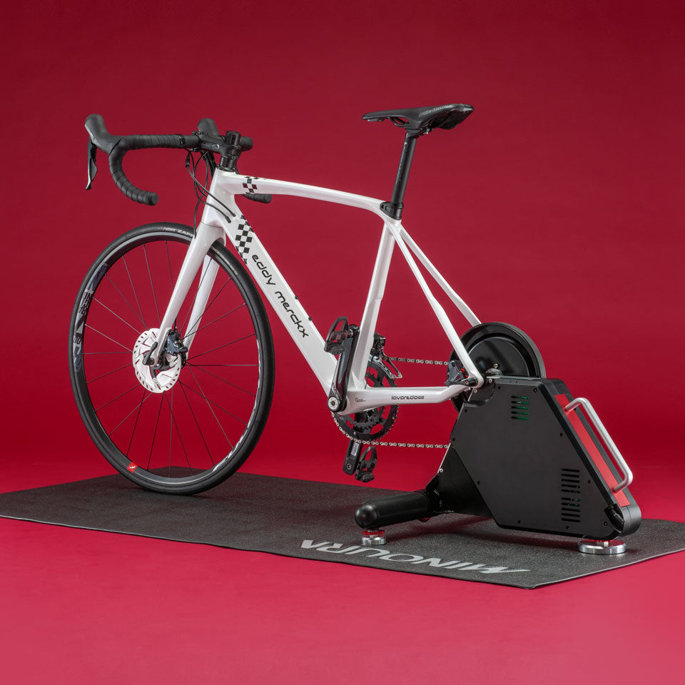Minoura KAGURA LSD9200 Smart Direct Drive Trainer