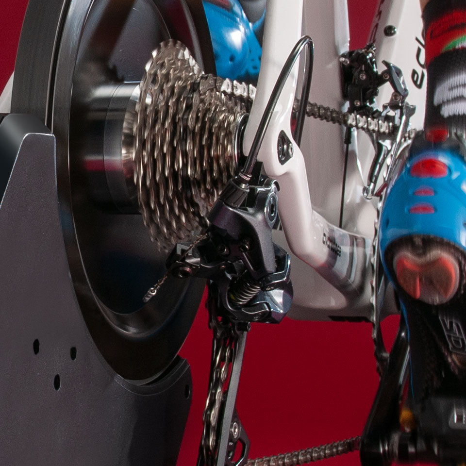 Minoura KAGURA LSD9200 Smart Direct Drive Trainer